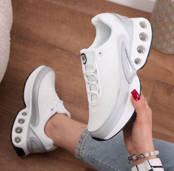 Nike sabaya sport boots