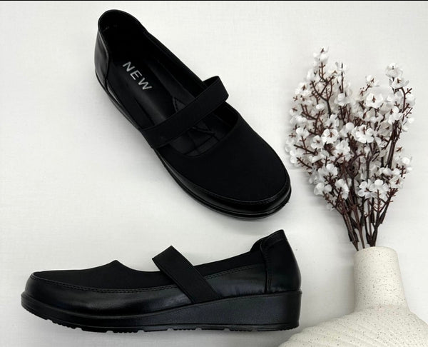 Black medical shoes