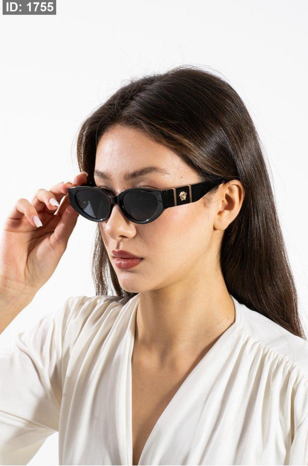 Brand new Versace glasses / including a luxurious plain box and bag