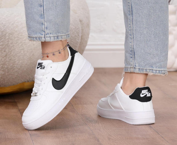 Nike sabaya sport boots