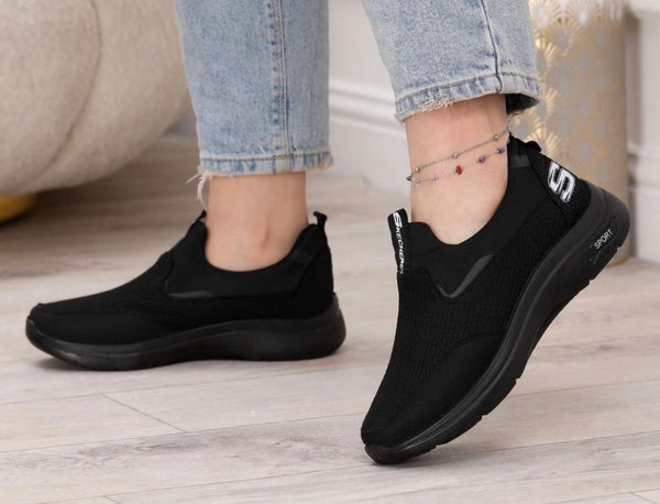 Skechers sports shoes