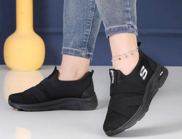 Skechers sports shoes